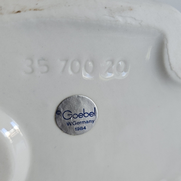 Vintage GOEBEL Ceramic Squirrel Figurine glossy West Germany 1984 - Picture 6 of 8